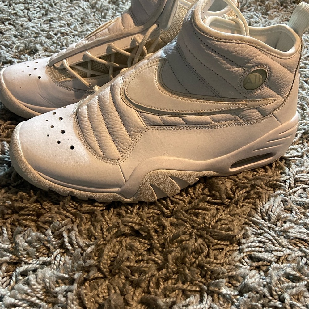 Nike basketball shoes. Dennis Rodman good condition